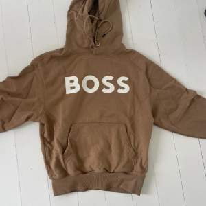 Ny Hugo Boss Hoodie (tvättad 1 gång). Nypris 1900 kr. Stl S 