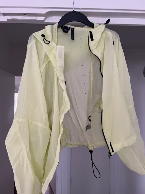 Vindjacka  - Säljer min fina vindjacka Adidas