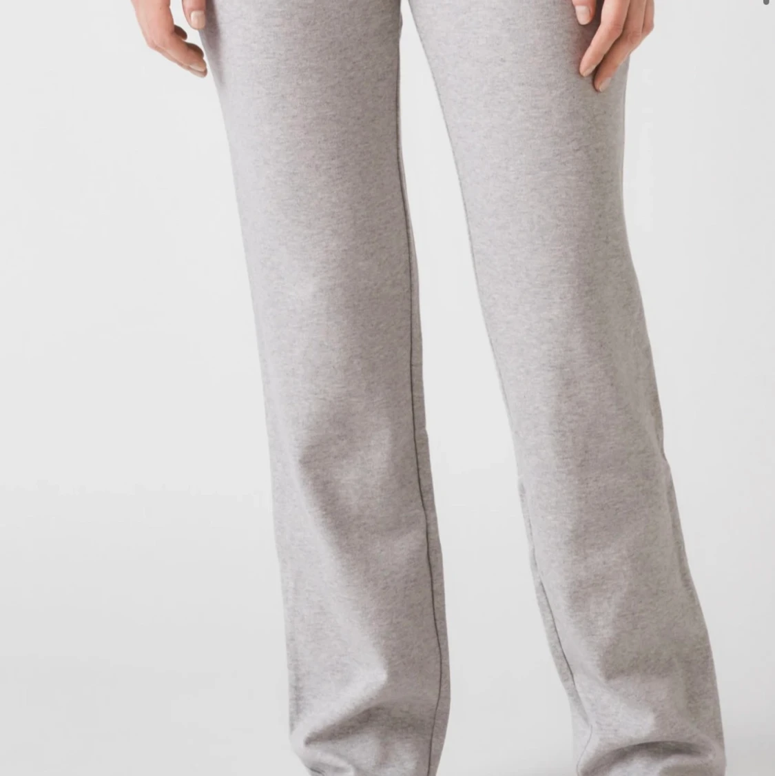 Mjukisbyxor/loungebyxa med utsvängda ben - 91