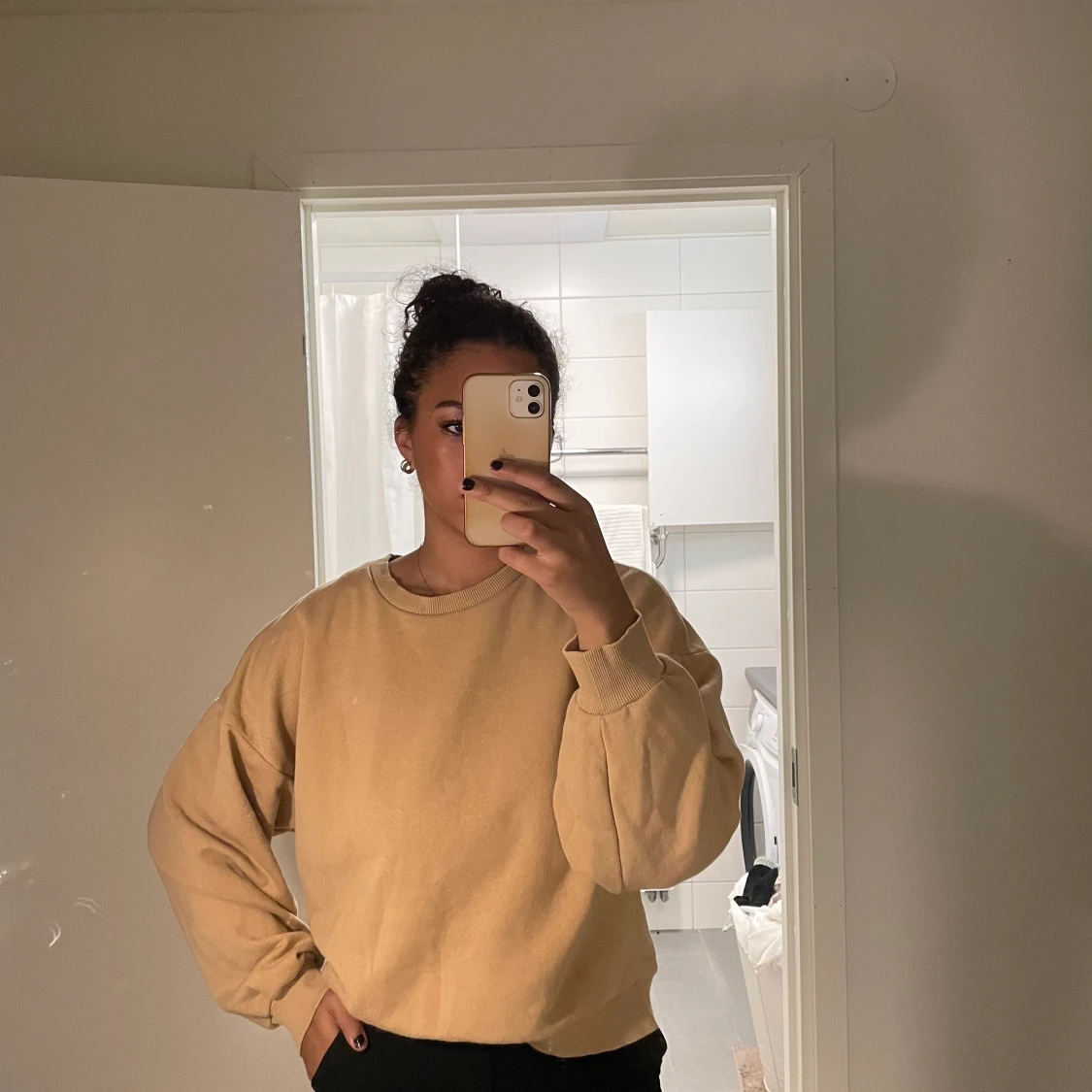 Beige sweatshirt  - 90