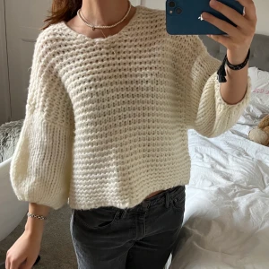 Stickad!! - Säljer denna supersnygga stickade tröjan från Nakd! Den är i jätte fint skick❤️❤️