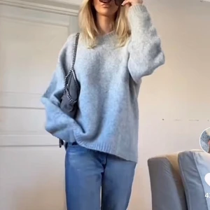 Léger tröja - Säljer denna stickade tröja från Leger. Helt slutsåld. Nypris 850kr