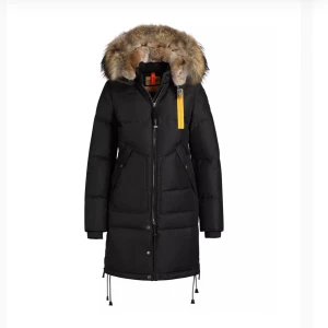 Parajumpers longbear - Sparsamt använd vinterjacka pågrund av att jag köpte för liten. Beställde den från johnells för 10.550kr. Den ser helt ny ut. 