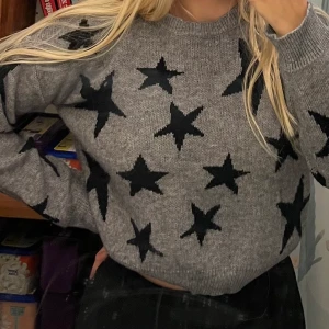 Kofta  - Har några lösa trådar som syns på sista bild men inget som syns tydligt och går nog att fixa genom att dra in dem med en virknål🤍🤍