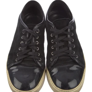 Lanvin skor storlek 42 - Lanvin skor i bra skick, använda ett par gånger. Skriv för mer information/bilder pris: 1700kr