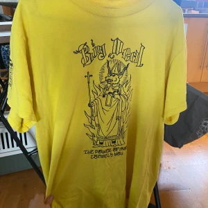 Big Deal T-Shirt - Big Deal T-Shirt i grymt skick!