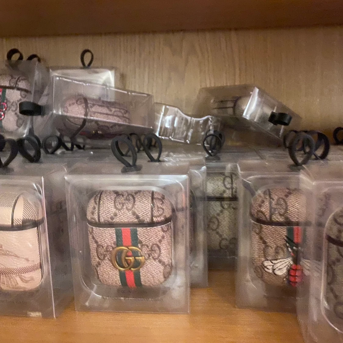 Small bussiness skal Airpods och mobil fodral  - 90