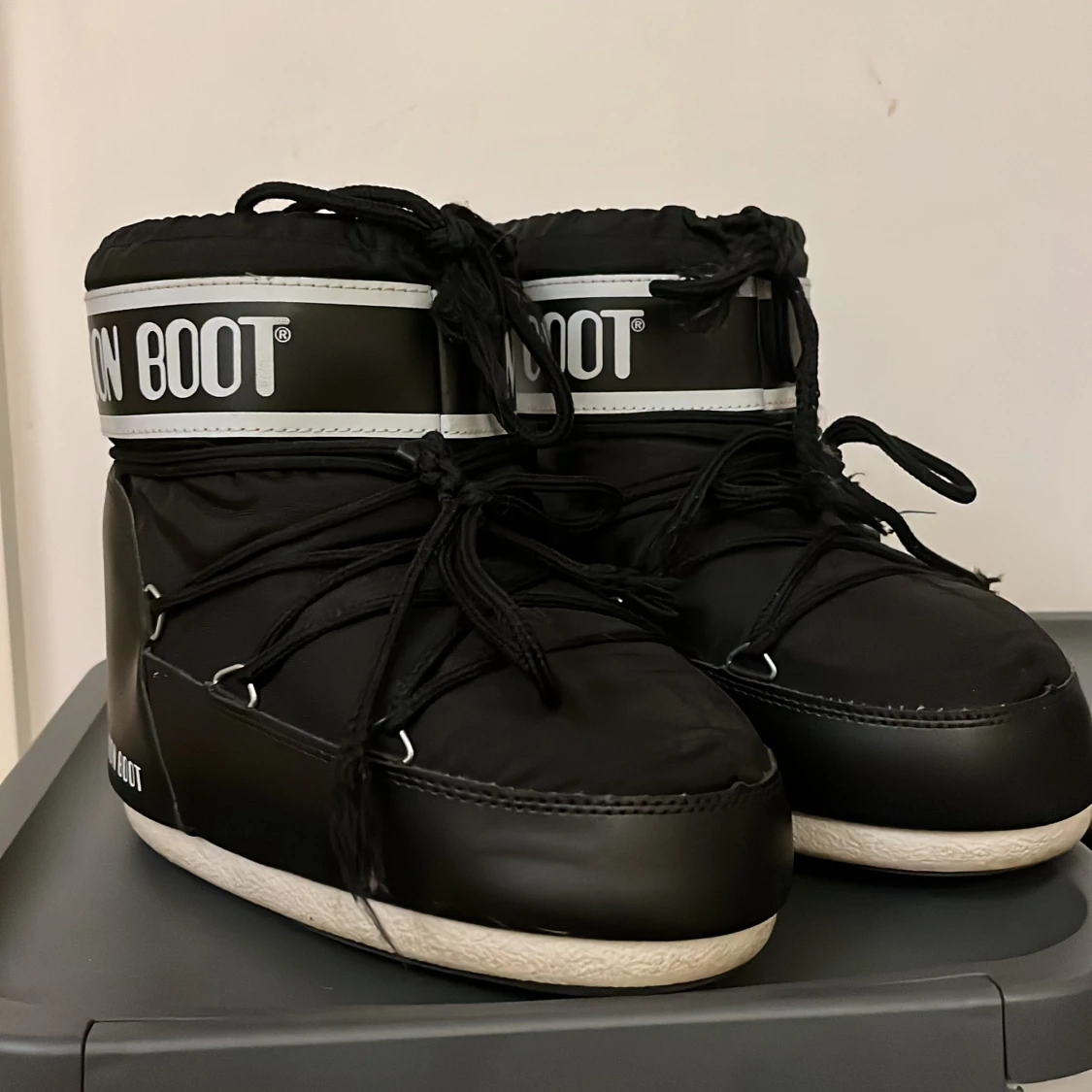 Moon boots svarta låga strl 36/38 - 91