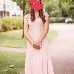 Fin balklänning  - Denna klänningen är endast använd en gång. Den är köpt på bubbleroom, nyskick. 