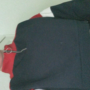 Magtröja st l - Köptes för ungefär 3 år sen men inte så använd 