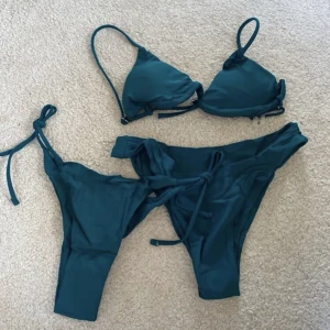 Grön bikini - Grön bikini med knytning💚