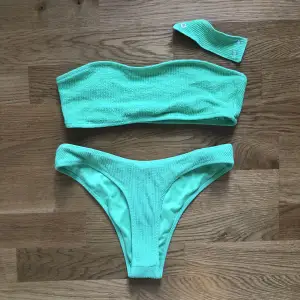 Grön bikini från Gina Tricot i bra skick, storlek 36/S, obs, skulle säga att färgen är en aning grönare än på bilden🫶🫶