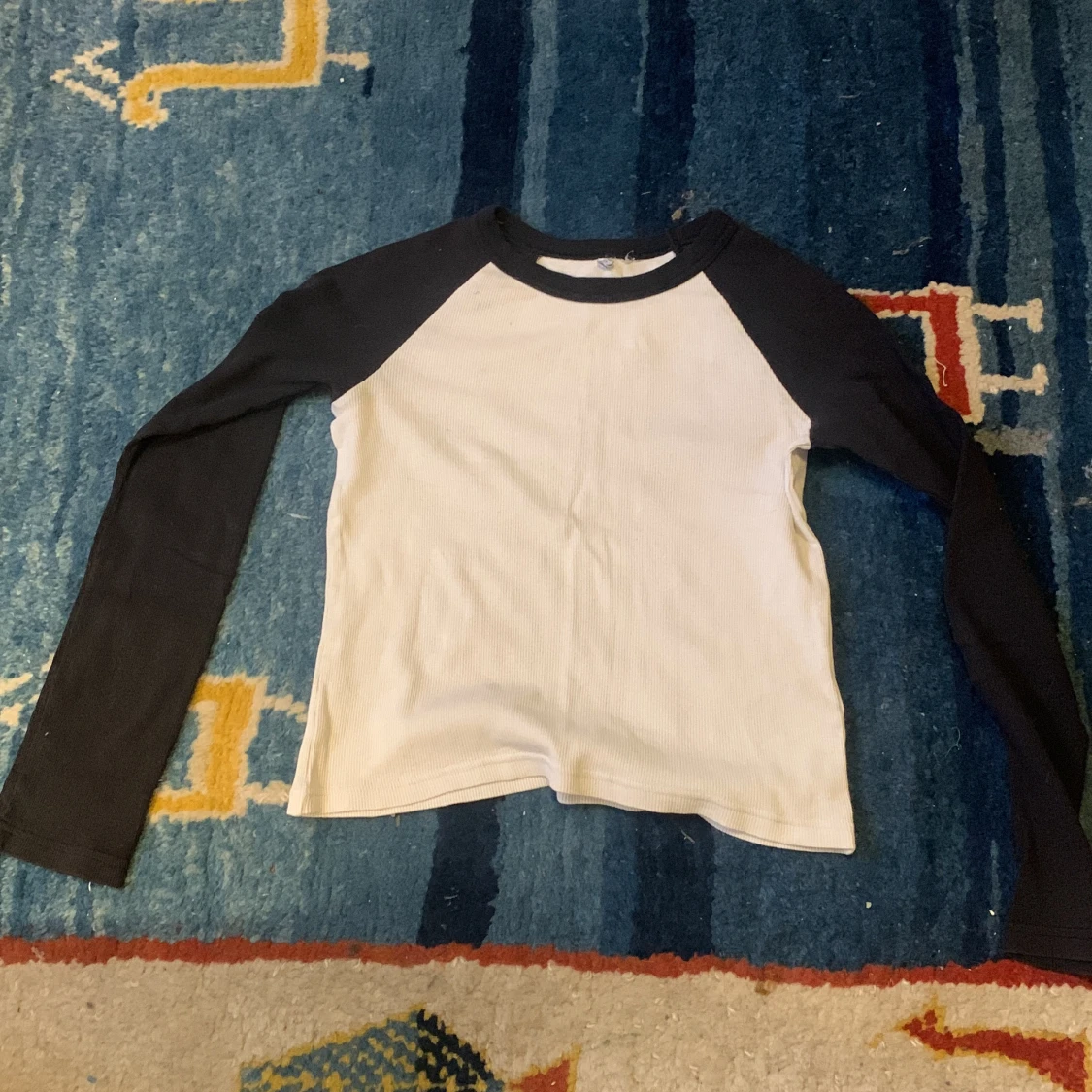 Tröja från H&M. Använd fåtal gånger 