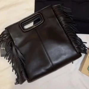 Maje väska - Säljer min maje väska som är hyfsat använd därav priset💗