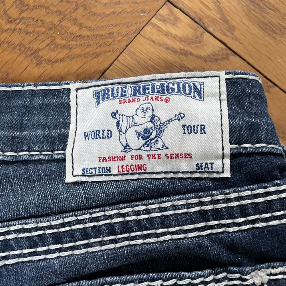 Ett par jätte fina true religion jeans, säljer pga de tyvärr va för små för mig! . Jeans & Byxor.