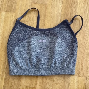 Gymshark sport-bh  - Modellen flex Djur finns i hemmet🐾 Använt fåtal gånger 