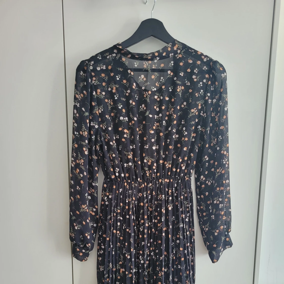 Blommig klänning  - 90