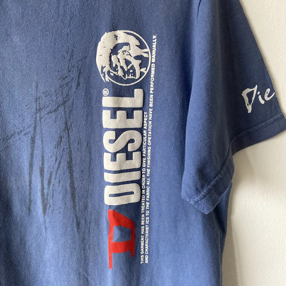 Vintage Diesel T-shirt i superfint skick! . T-shirts.