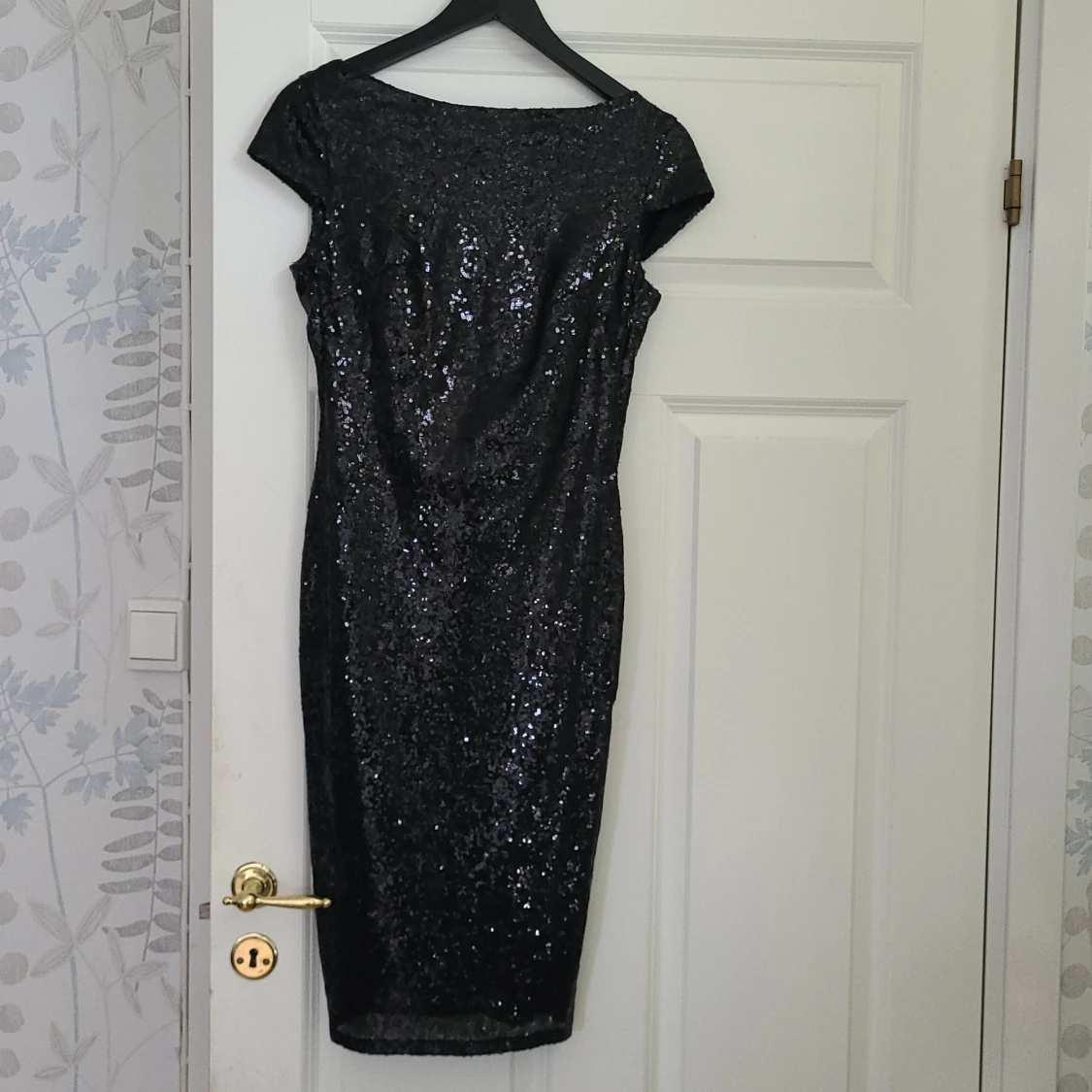 Festlig paljettklänning eur 38 - 90