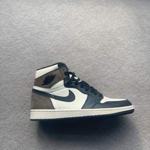 Jordan 1 high mocha, storlek 8,5/42, 9/10 i skick.