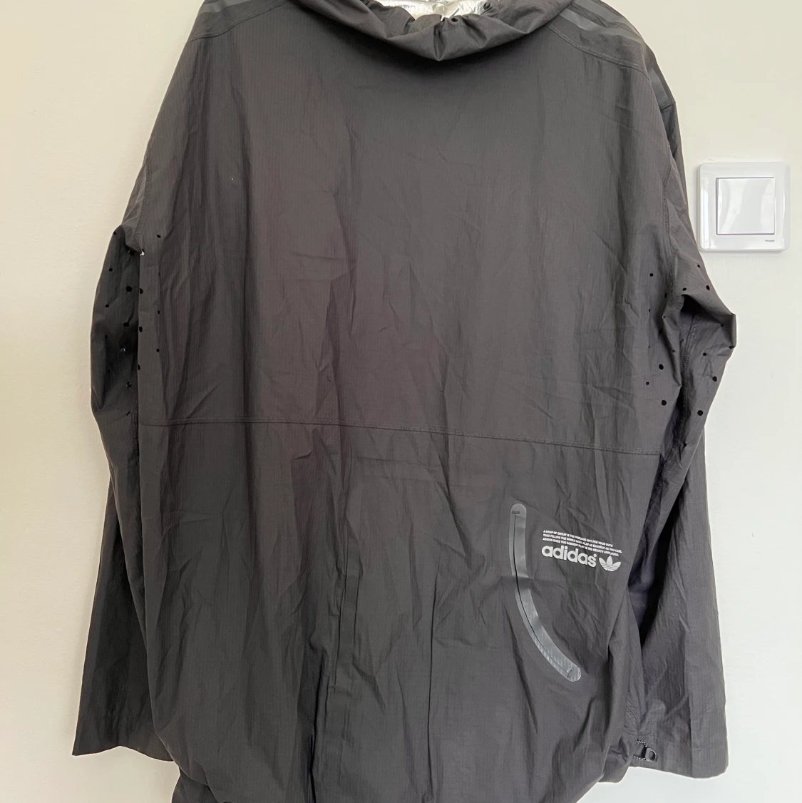 Adidas vindjacka  - 90