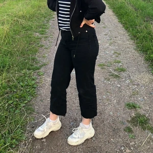 Byxor zara - Säljer dessa sköna jeans från zara! Skriv för mer info och bilder 🖤🖤🖤