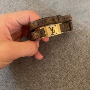 Louis Vuitton Bracelet köpt i Butik 2020, nypris 3800 kr.