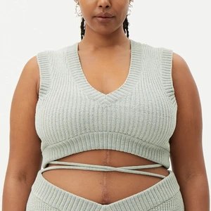 🧚🏼Mino Chenille Top - Weekday 🧚🏼 - Ljusgrön topp från Weekday! Slutsåld på alla hemsidor, oanvänd med lappar kvar, endast provad. Originalpris 400kr 🧚🏼 Säljer även matchande kjol!