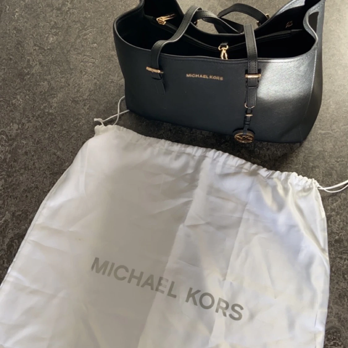Michael Kors väska - 90