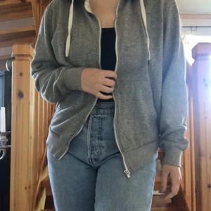 Ljusgrå tjocktröja - Tjocktröja i storlek M