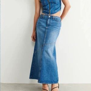 Lång jeanskjol Gina Tricot  - Lång populär denimkjol från Gina, säljer pga fel storlek