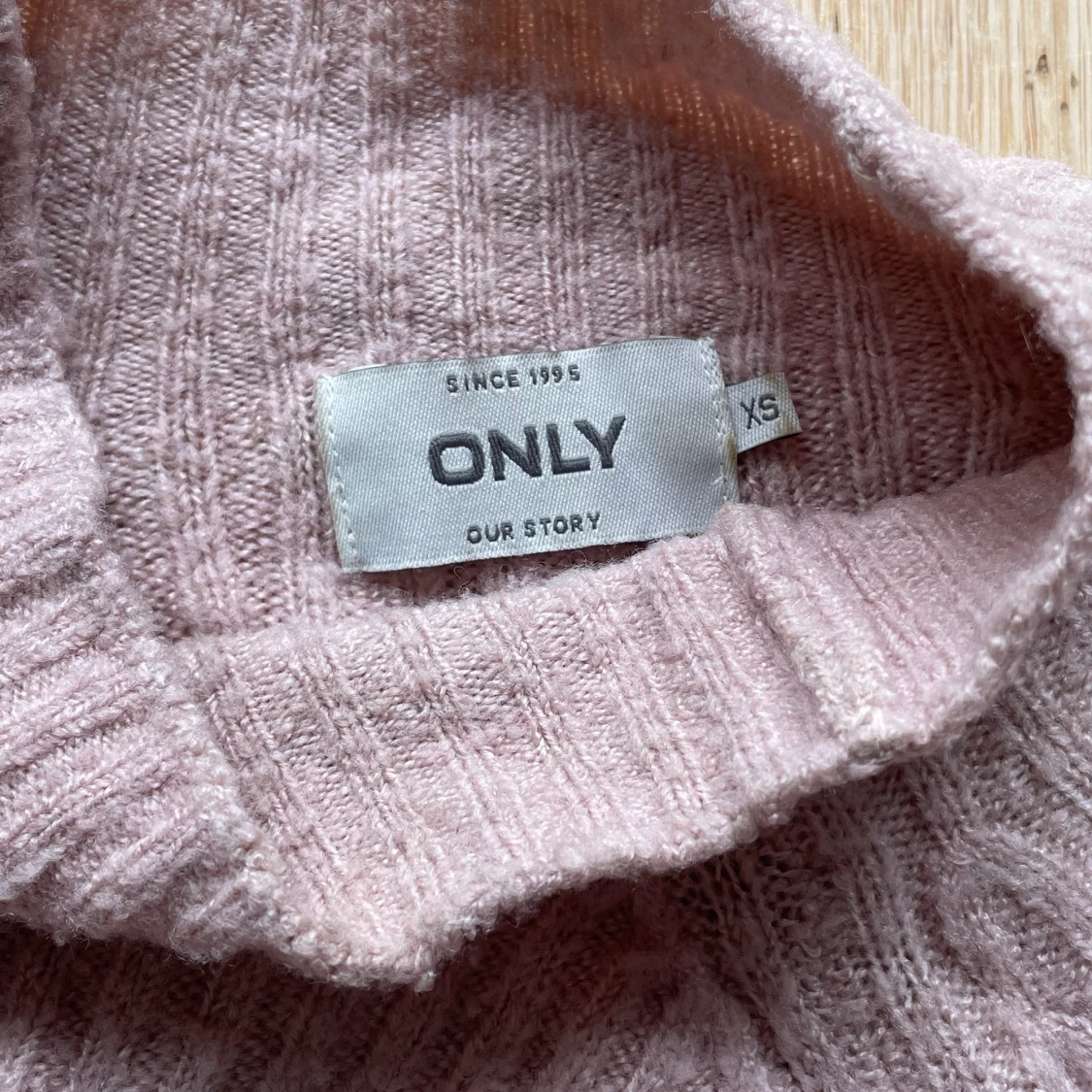 Rosa stickad tröja ifrån Only - 90