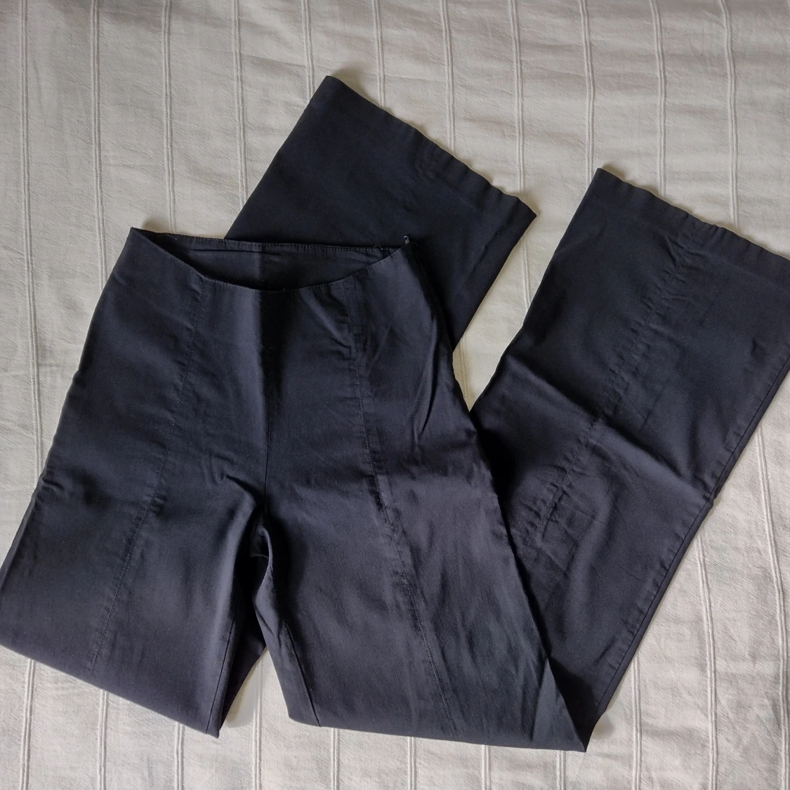 Svarta stretchiga vida byxor, storlek XS - 91