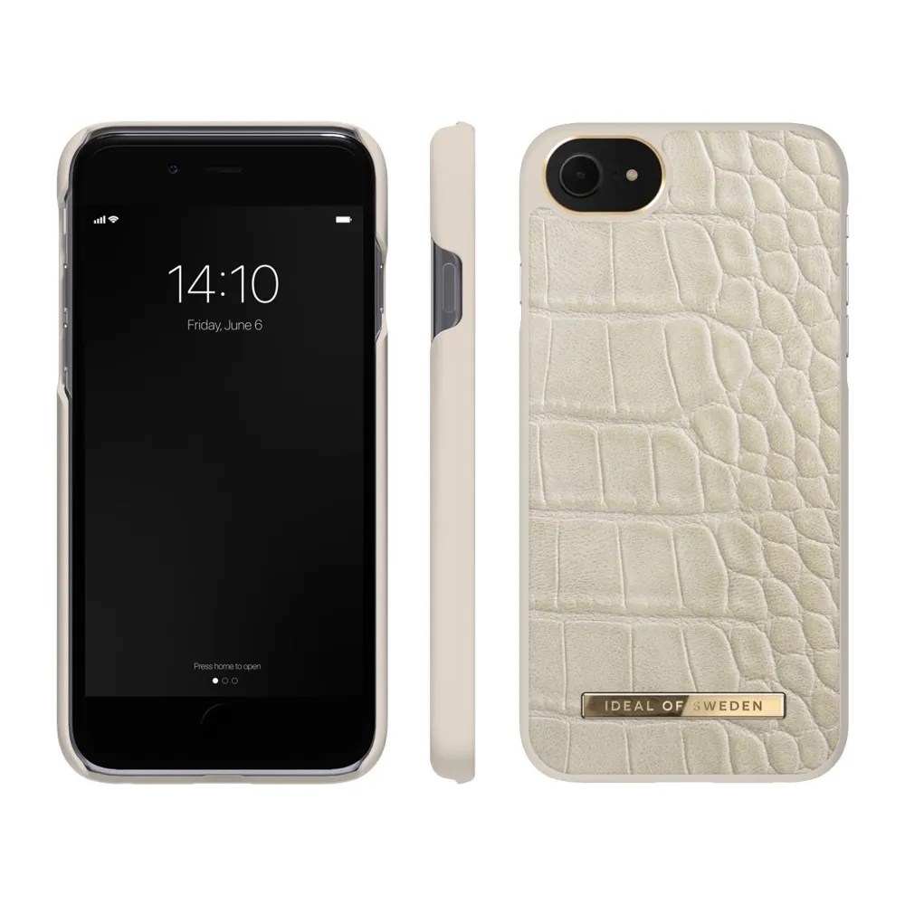 Helt oanvänt skal från Ideal of Sweden i modellen ”Caramel Croco” som passar till iPhone 8/7/6/6S PLUS. Kvar i originalförpackning.   Köpt för 399kr -> säljs nu för 100kr.. Accessoarer.