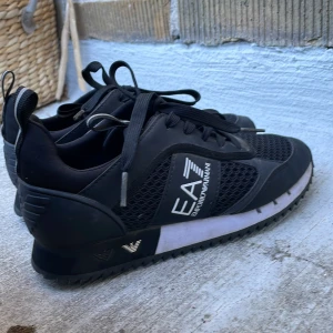 Armani Skor - Armani skor Storlek 36. Knappt använda🤍 Kan gå ner i pris!