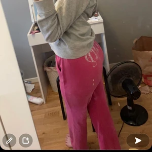 Jucy couture  - Mina jucy byxor jag köpte för nån månad sen säljer då de ej är min stil längre 