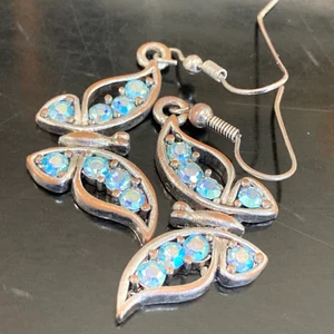 örhängen 🦋 - Väldigt gulliga, frakten kostar bara 13 kr 🦋