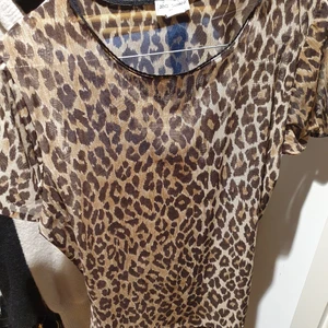 Dolce & gabbanna  - Cool leotopp fr Dolce & gabbana intimate. Ok tajt på mig som är en small/medium men funkar nog ok på upp till stlk large beroende på önskad passform.