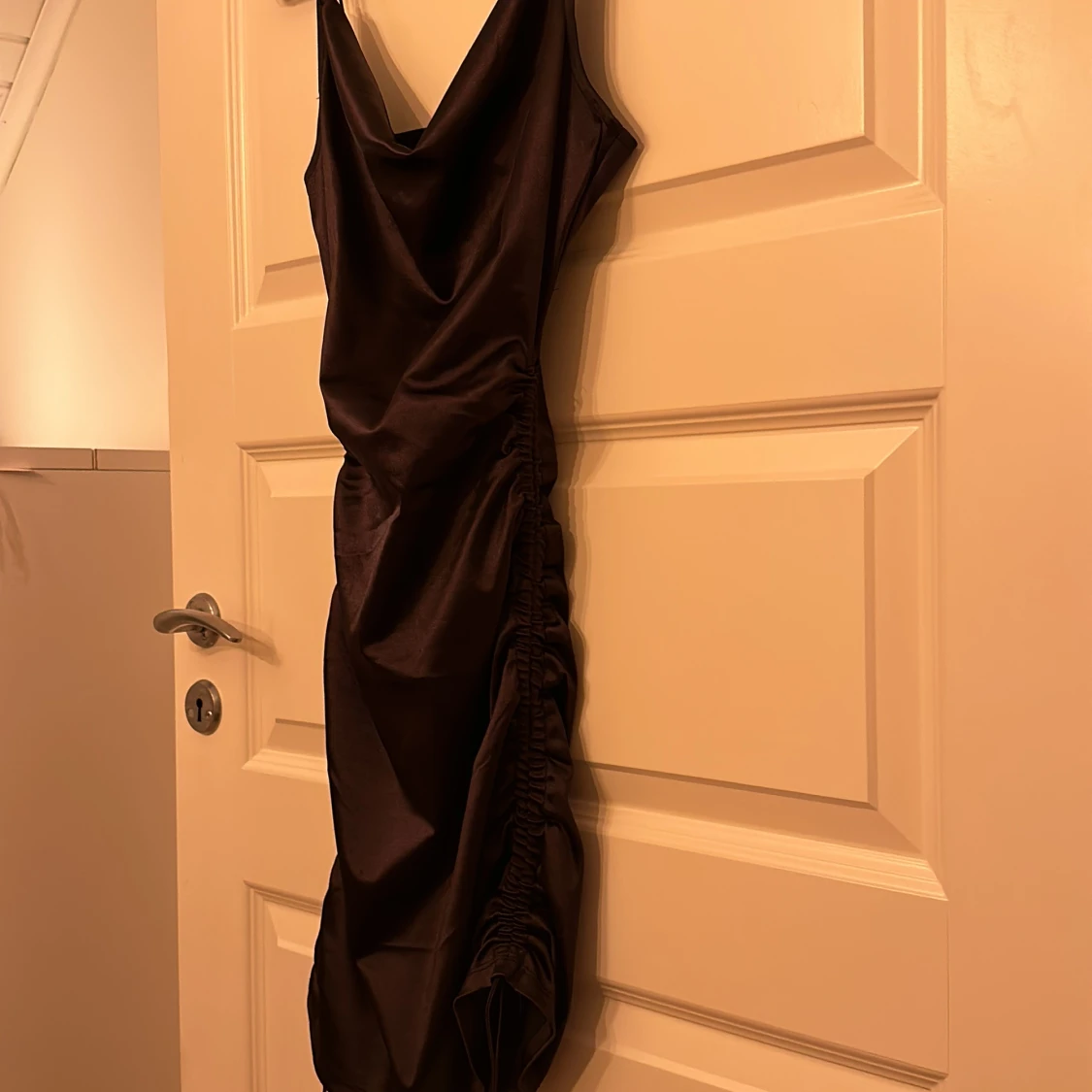 Satin klänning  - 91