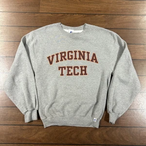Russel Virginia tech Sweatshirt - Snygg vintage college sweatshirt i storlek S! Bara att skriva om du undrar över något🙏