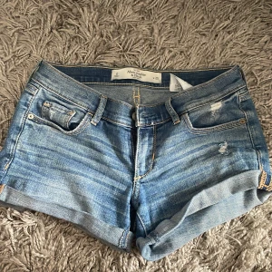 shorts  - shorts från ambercrombie & fitch w 25