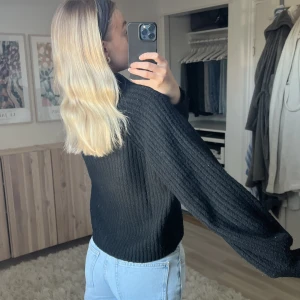 Stickad från Gina - Svart stickad från gina🖤