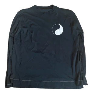 Our legacy long sleeve  - Our legacy long sleeve i storlek M. Mycket bra skick!