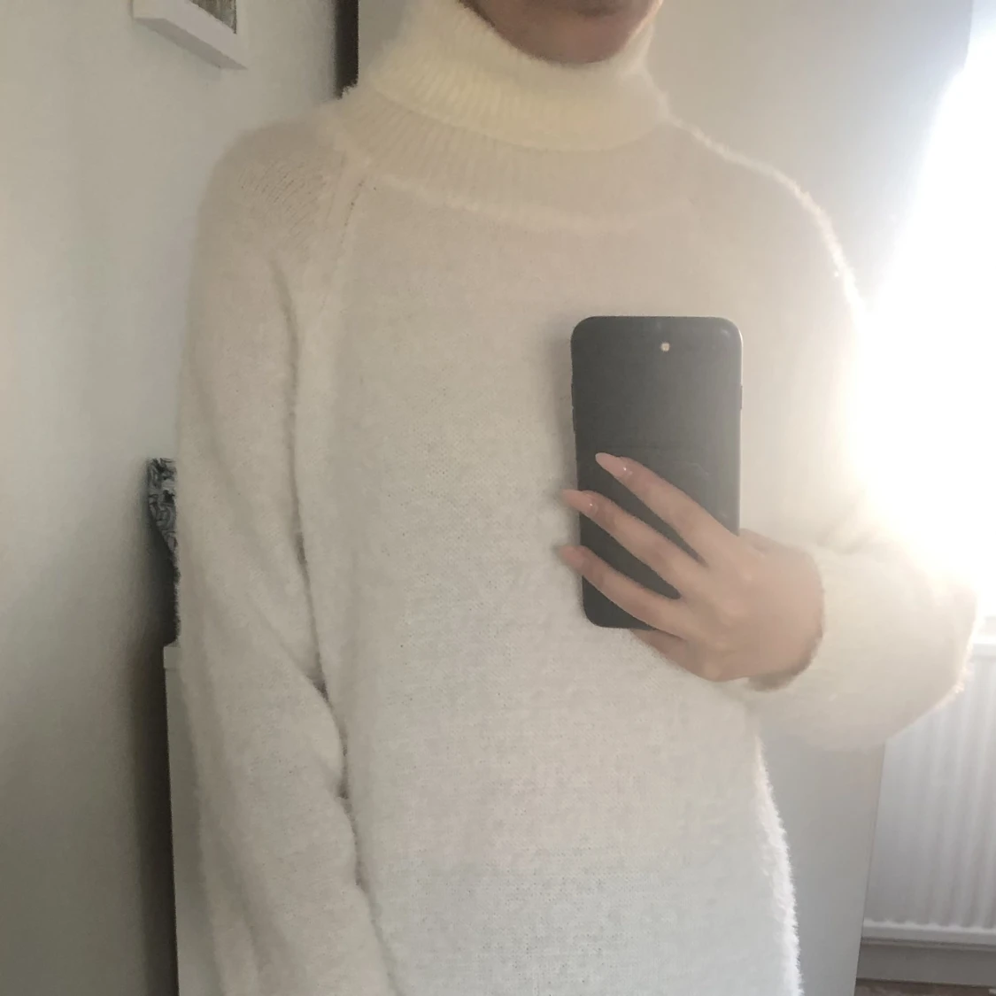 Vit fluffig klänning 