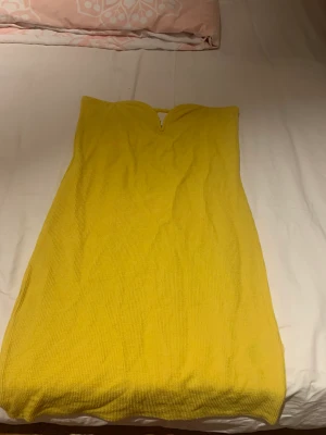 gul sommar kläning - skit fin nyskcik