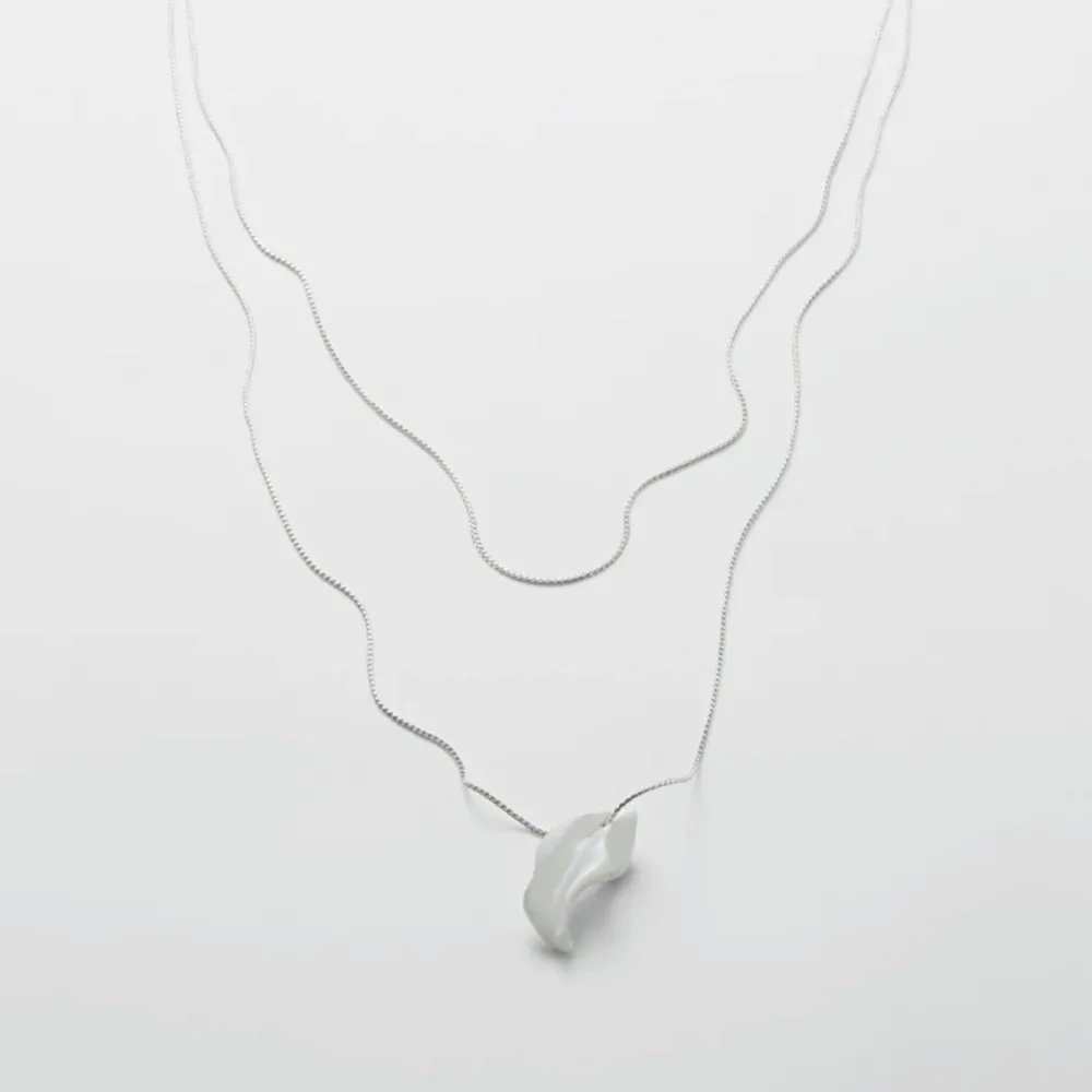 Seashell necklace from weekday. Never worn!. Accessoarer.