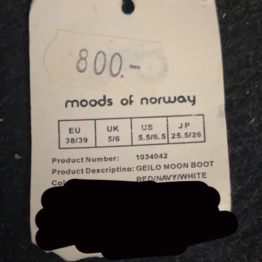 Jättefina moonboots liknande skor som jag säljer då de inte används längre. Nypris 800kr och använda fåtal gånger förra vintern❤️. Skor.