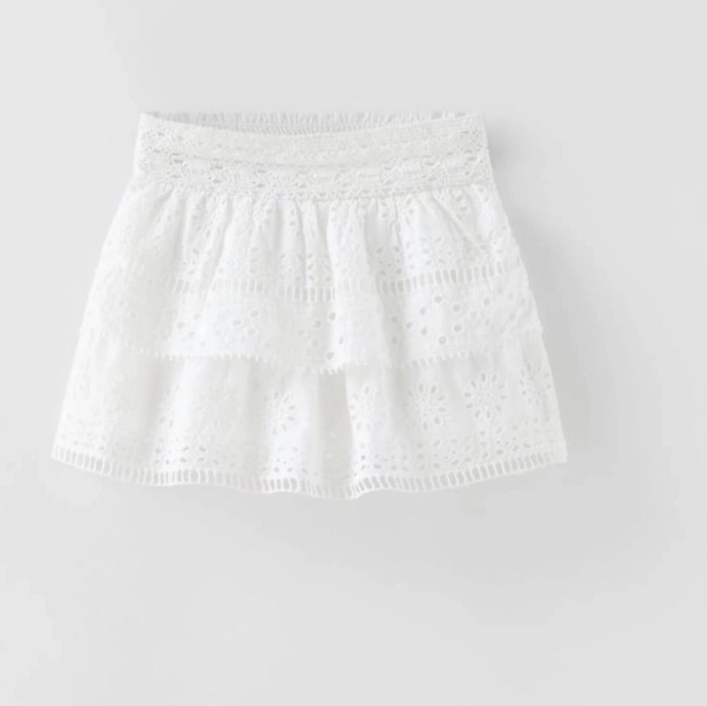 Vit Zara barn kjol - Skjortor | Plick Second Hand