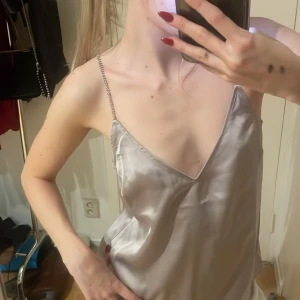 Fest linne - Silvrigt Linne från HM i storlek XS. Använd 1 gång💋