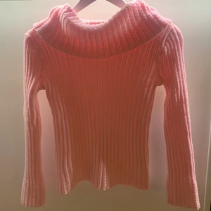 Rosa polo royal club - Rosa, stickad polotröja från märket royal club, mycket bra skick 💕 